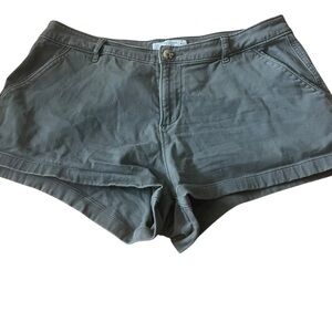 Abercrombie & Fitch Slate olive green Chino Shorts – Size 12 (W31)